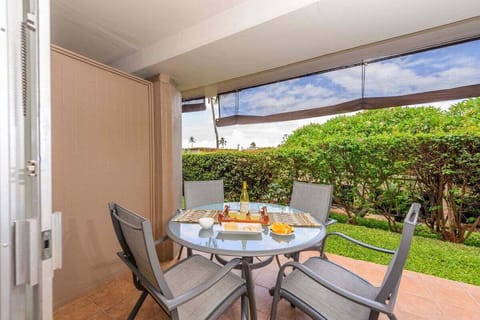 Charming furnished lanai ideal for lounging or dining al fresco