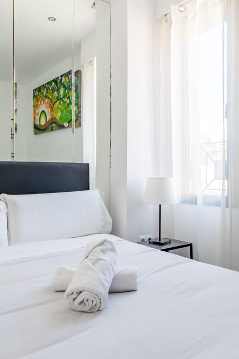 Comfort Double Room, 1 Double Bed (Baño compartido) | Desk, free WiFi, bed sheets