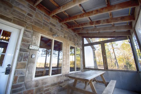 Screened-in Front Porch


Photo Credit: http://jenniferlinders.com/