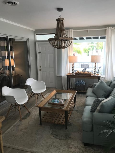 Florida room with a view of the Ocean! 