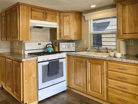 Emmanuel - The best conversations can start in the kitchen