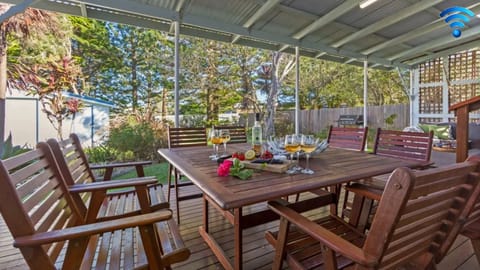 BBQ, Covered Outdoor Area, Enclosed Yard, Outdoor deck, Pets welcome with Surcharge
