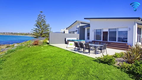 Aqua | Outdoor dining | Alfresco dining with a water views | Spa | BBQ