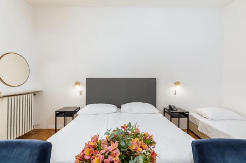 Double Room, Balcony, Sea View | Desk, bed sheets