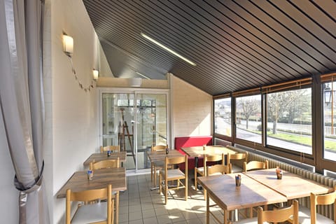 Comfort Double Room, Accessible, Ensuite | Restaurant