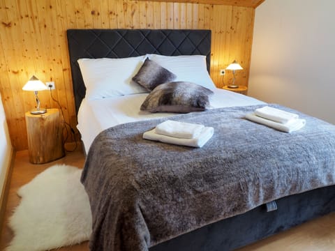 Family Apartment | Premium bedding, iron/ironing board, free WiFi