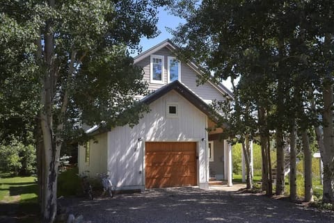 Teocalli Creekside-Located at the end of a Quiet Street on Coal Creek
