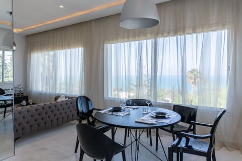 Apartment, 1 Bedroom, Non Smoking | Living room | 56-inch flat-screen TV with satellite channels, TV, Netflix