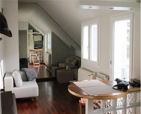 Studio | Living area