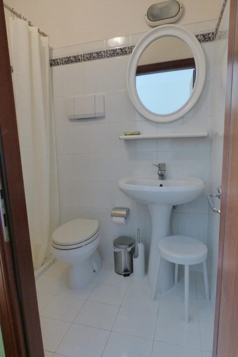 Shower, rainfall showerhead