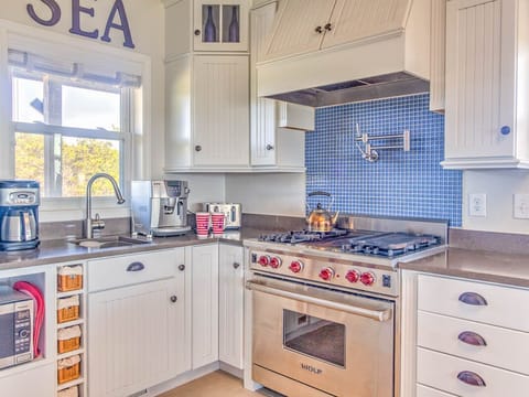 Chefs will really enjoy the use of a gas stove and all the extras provided in the kitchen