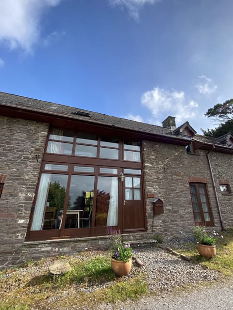 Welcome to Holly Cottage