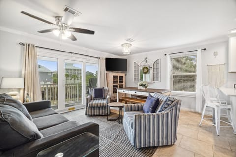 Living room/ dining room combo. New sliding door and new windows 2023!