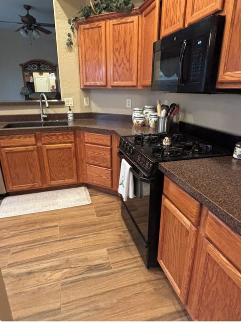 Kitchen oven/microwave sink
