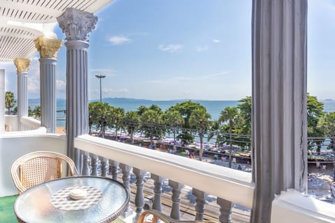 Deluxe Suite, Ocean View, Oceanfront | Balcony