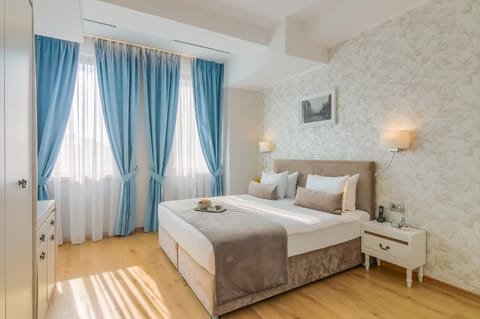 Deluxe Double Bed | 1 bedroom, in-room safe, individually decorated, desk