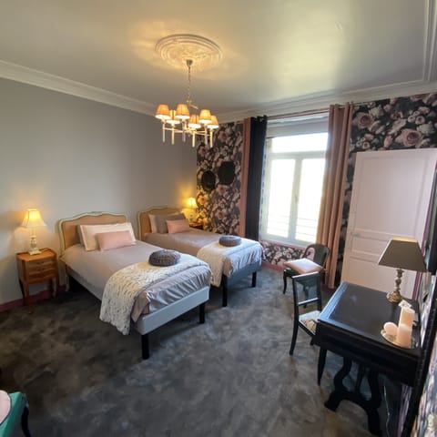 Deluxe Double Room (La spacieuse) | Premium bedding, individually decorated, individually furnished, desk