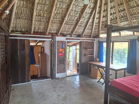 Romantic Apartment | In-room safe, free WiFi, bed sheets