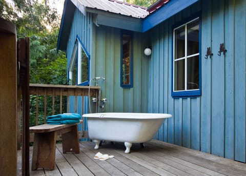 Bathe under the stars...