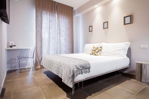 Minibar, in-room safe, free WiFi, bed sheets