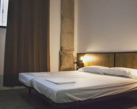 Twin Room, Private Bathroom | Blackout drapes, soundproofing, rollaway beds, free WiFi