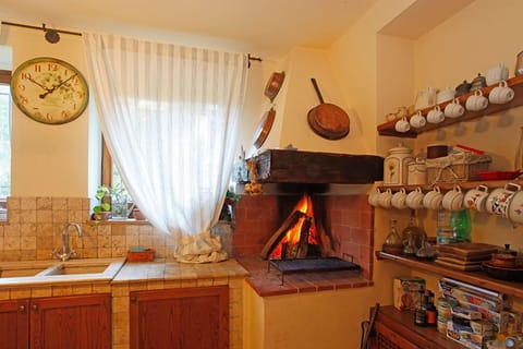 Villa, 5 Bedrooms | Private kitchen | Full-size fridge, microwave, oven, stovetop