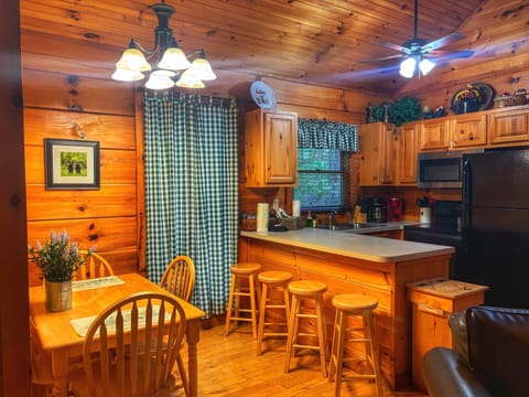 NEW MICROWAVE/APRIL 2025