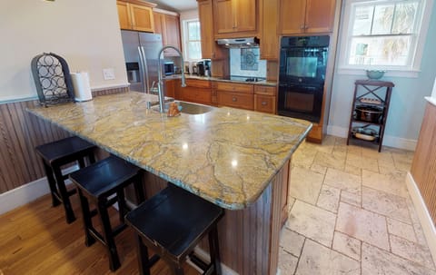 Bar Stool Seating at the Kitchen Counter - Plenty of room for "Many Cooks"