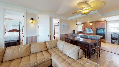 There are 4 bedrooms on the Main 2nd level off the 4 corners of the Greatroom - 3 have ensuite baths - The 4th uses the Powder room at night and shares for showers.