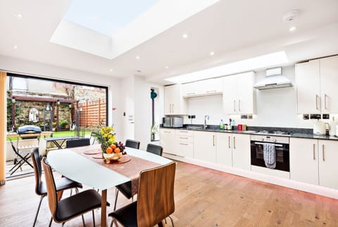 Kitchen diner 