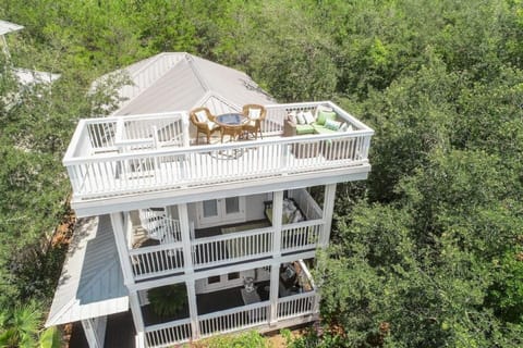 3 levels of decks to unwind and feel the ocean breeze