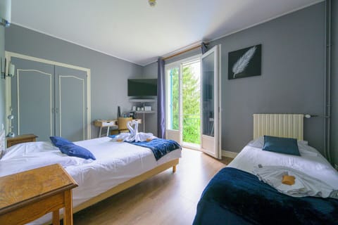 Basic Triple Room | 1 bedroom, premium bedding, desk, soundproofing