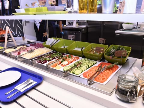 Daily buffet breakfast for a fee