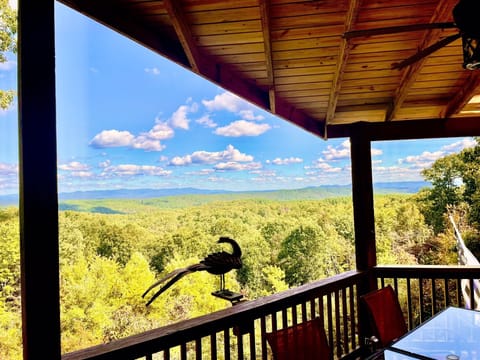 Covered deck allows you to enjoy that MillionDollar view in all weather!