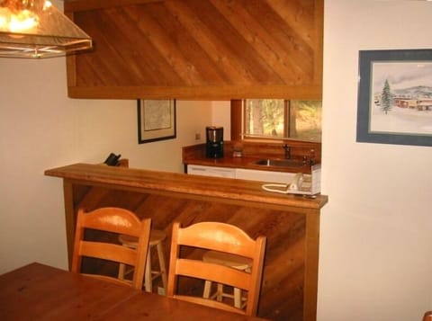 Breakfast Bar outside Kitchen