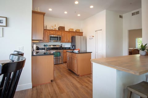 Spacious open floor plan with ample seating