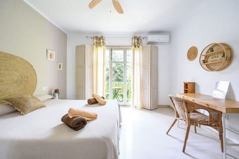 Deluxe Double Room, Private Bathroom, Garden Area | Down comforters, individually decorated, individually furnished