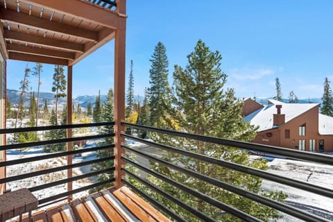 Breathe The Rocky Mountain Air! Clubhouse Across Parking Lot