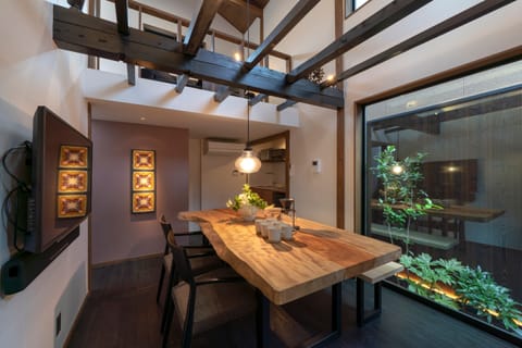 Private Vacation Home | Living area | Flat-screen TV