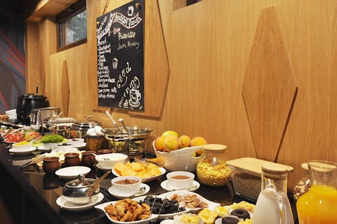Daily buffet breakfast for a fee