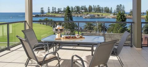 Apartment 602 Sebel Kiama |Covered outdoor area| Views - Kiama harbour