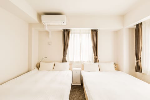 Comfort Twin Room | Desk, blackout drapes, WiFi (free), bed sheets