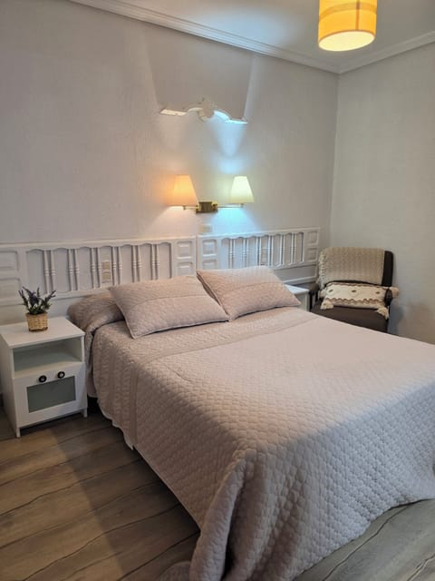 Double Room, 1 Double Bed, Private Bathroom | Desk, laptop workspace, blackout drapes, soundproofing