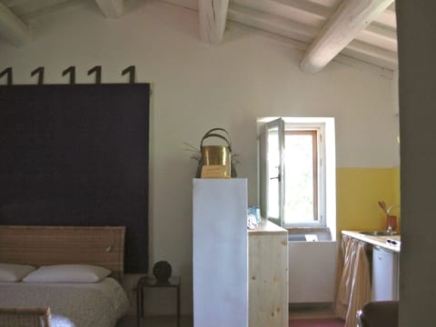 Studio Deluxe | Down comforters, iron/ironing board, free WiFi, bed sheets