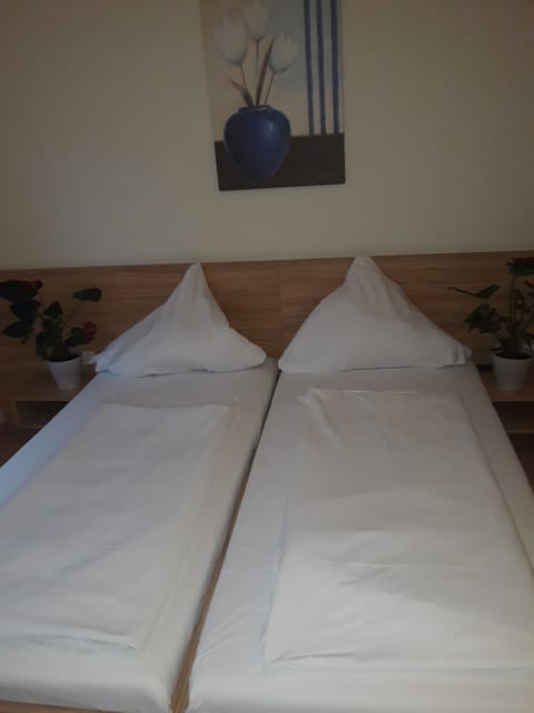 Desk, blackout drapes, free WiFi, bed sheets