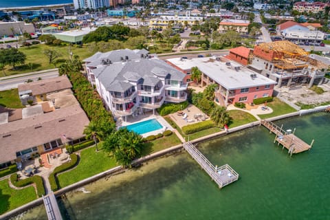 Amadeus in Treasure Island - On the Intracoastal Waterway