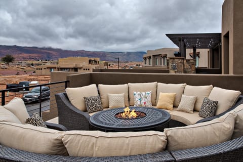House, Multiple Beds, Mountain View (Red Rock Getaway) | Balcony
