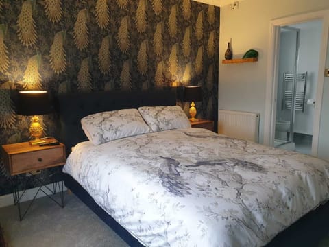 Luxury Room (Room 2) | Blackout drapes, iron/ironing board, free WiFi, bed sheets