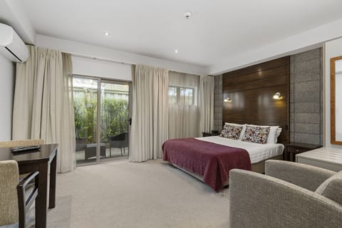 Standard Studio | Premium bedding, blackout drapes, soundproofing, iron/ironing board