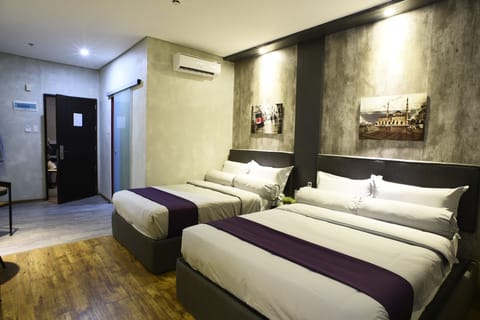 Premium Room | In-room safe, desk, blackout drapes, soundproofing